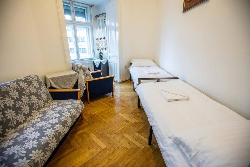 Center Apartment 5 Private Room For 19 People Budapest Extérieur photo