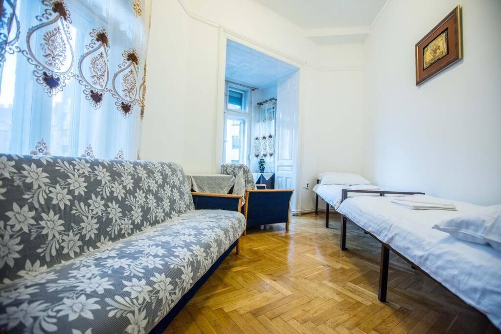Center Apartment 5 Private Room For 19 People Budapest Extérieur photo