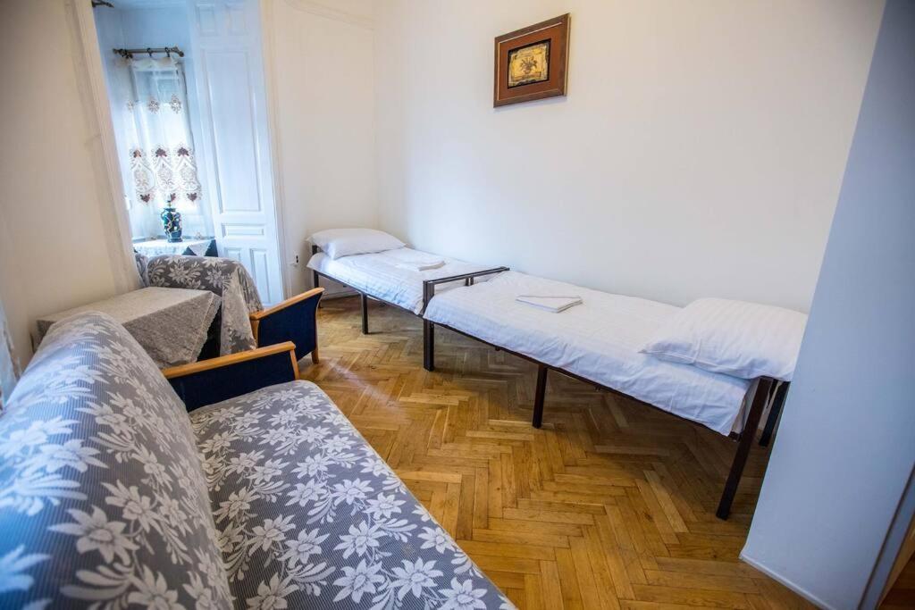 Center Apartment 5 Private Room For 19 People Budapest Extérieur photo